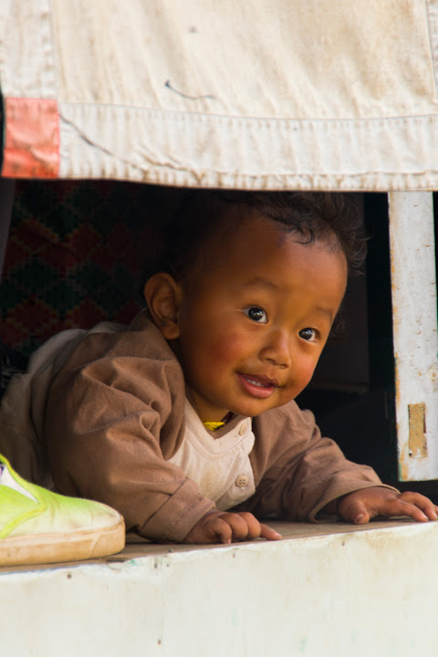 Wie haalt het meeste geld op voor het kindertehuis in Nepal?