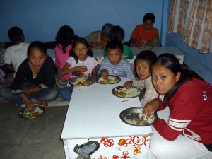 kindertehuis Firefly, Nepal