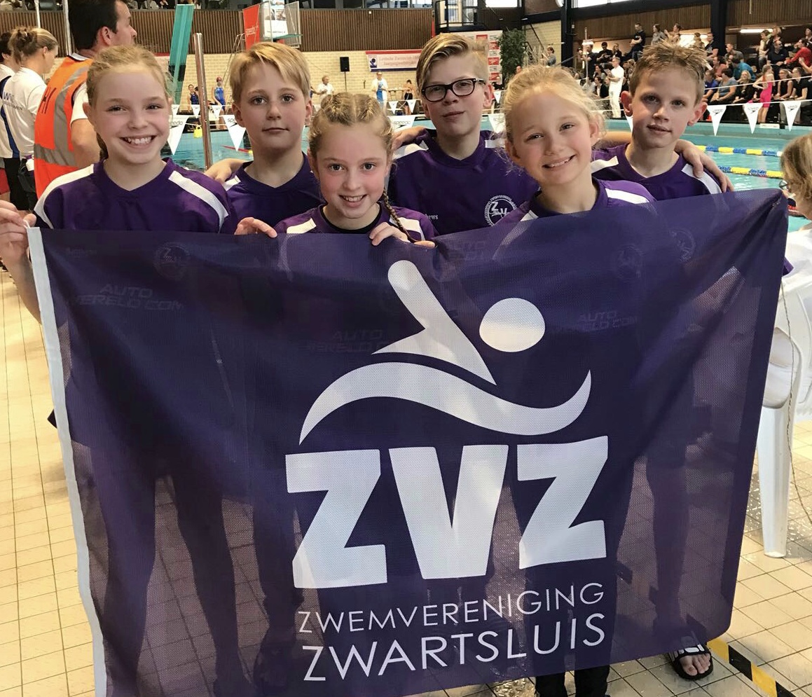 NK-zwemmers Emmelien, Diede en Storm op het podium